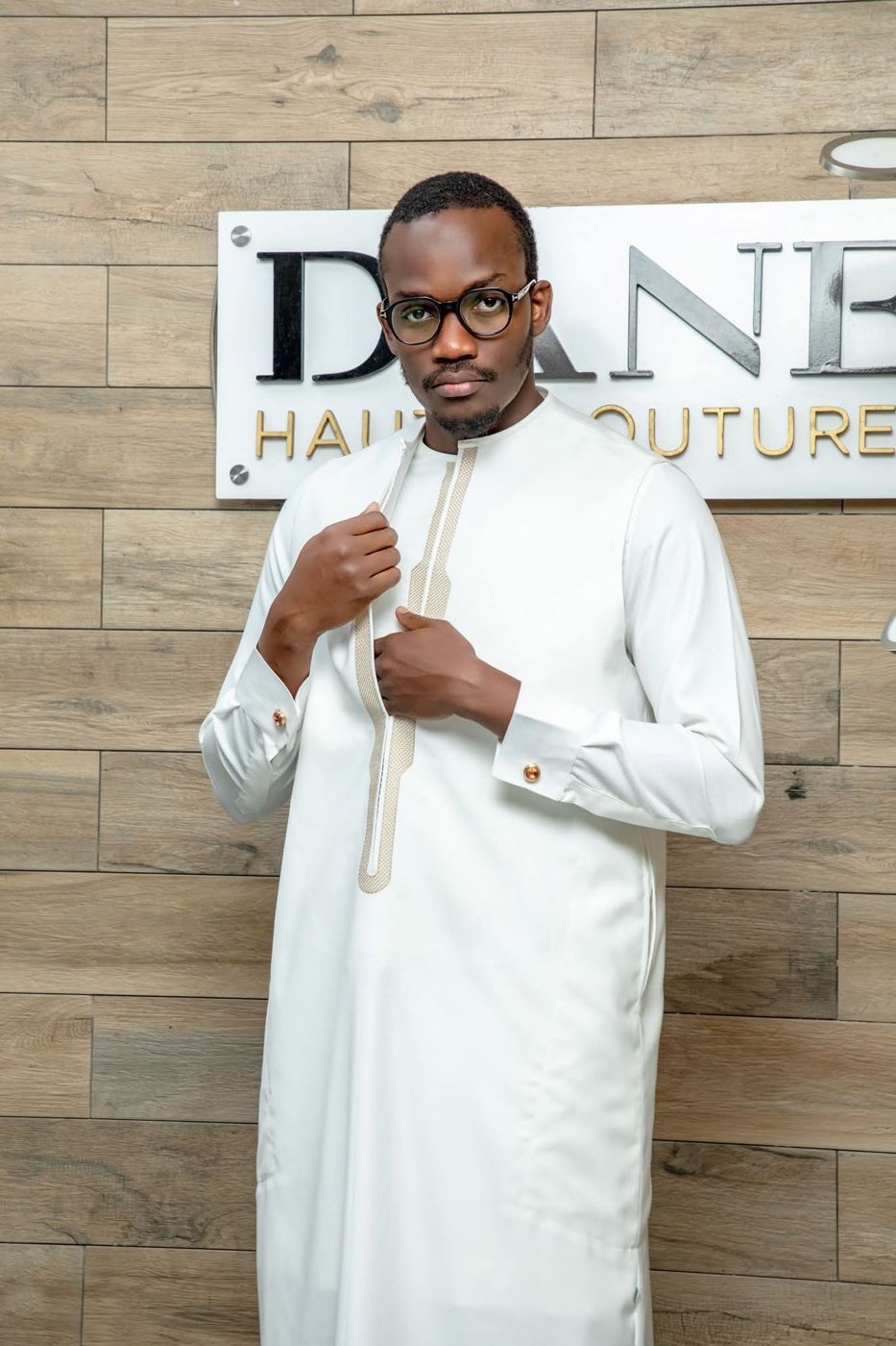 Grand kaftan blanc à plastron sable